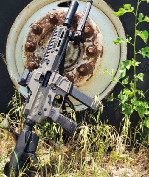 Freedom Ordnance FM-9D Belt-Fed 9mm M-LoK