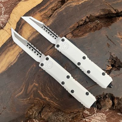 Microtech Combat Troodon Storm Trooper Hellhound and Warhound Set